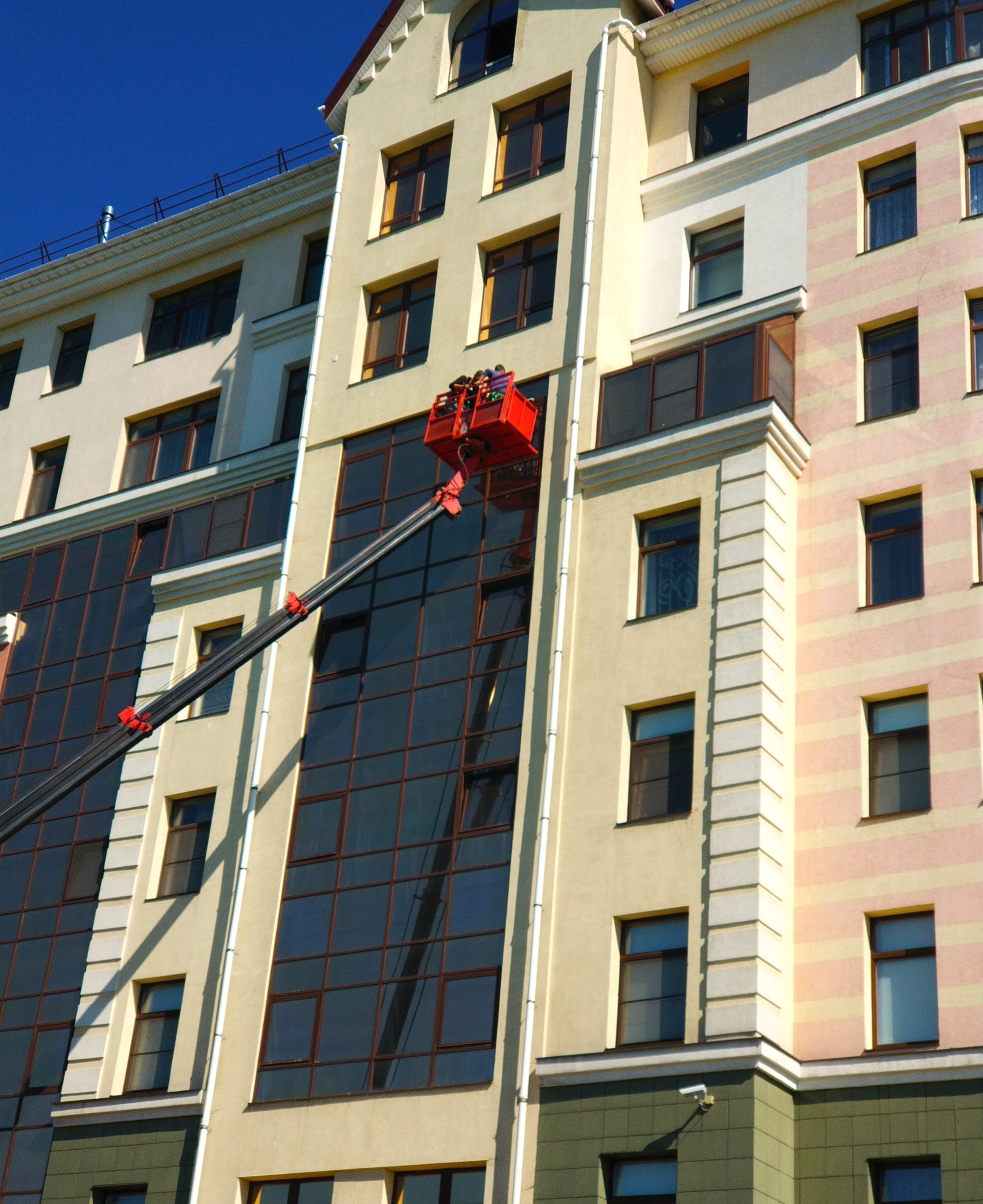 Мойка окон на высоте